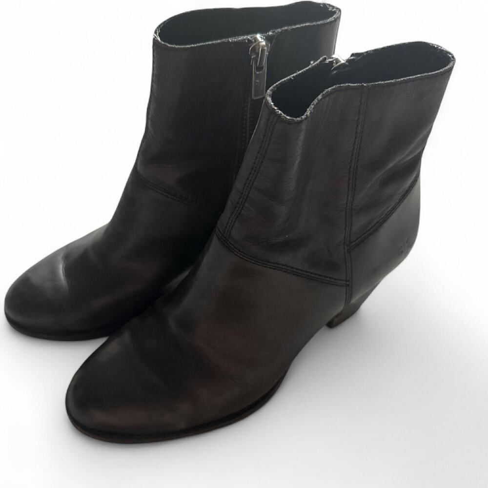 Frye Black Leather Ankle Boots Women Size 6.5 Seamed Luxury Minimalist Zipper